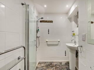1 Bed in Hawes 94120 - 6