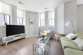2B 2BA Luxury Downtown Suite Rooftop Deck & Gym - 3