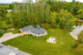Lakefront Gem with Private Dock and Yard in Charlevoix - 7