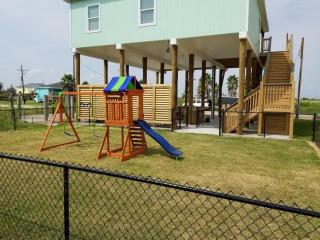 Awesome Deck, fenced yard! Pet & kid friendly! - 9
