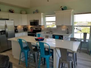 Awesome Deck, fenced yard! Pet & kid friendly! - 4