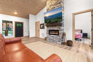 Pirate Theme Cabin Gatlinburg - Indoor Heated Pool - 7