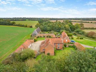 Manor Farm House - 9