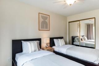 2 Bedroom Apartment next to Convention Center! - 1
