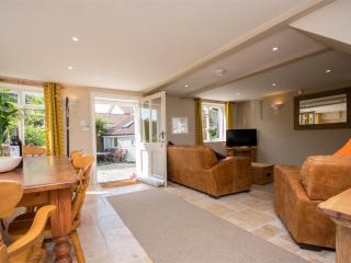 2 Bed in Seatown DC110 - 5