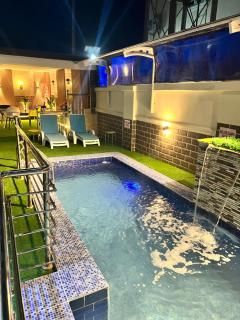 Amia Gold Luxury Apartments - 2