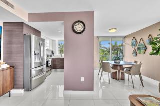 Waterfront Luxury Kosher Condo with Rooftop Pool, Bay Harbor Islands - 6