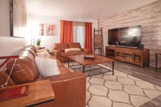 Ashley's Charming Chalet - 0