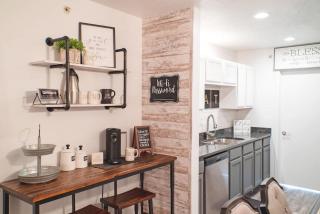 Ashley's Charming Chalet - 9