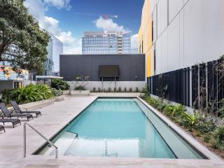 Steps to high end cafes and shops with Deck and pool - 7