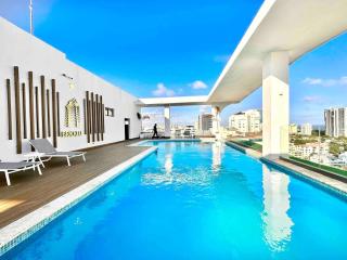 Cozy 2BR Condo, Spectacular Rooftop - 4