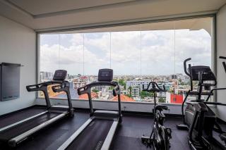 Cozy 2BR Condo, Spectacular Rooftop - 2