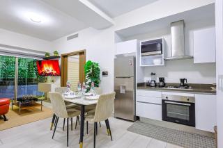 Cozy 2BR Condo, Spectacular Rooftop - 7