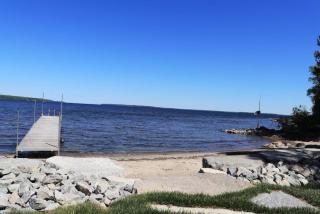 Waterfront 3 Bedroom Home - 6