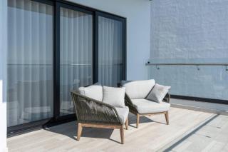 Luxury Apartment with Ocean View and Pool - 4