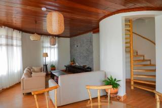 African-style villa with lake view, sleeps 12 - 4