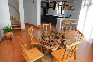 African-style villa with lake view, sleeps 12 - 5