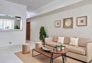 Elegant City-Center Luxury Apt - 4