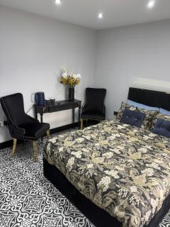 Marble Black Suite - 0