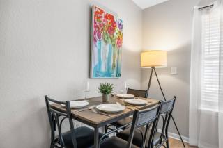 4BR Amazing Resort, Near Airport and Downtown - 6