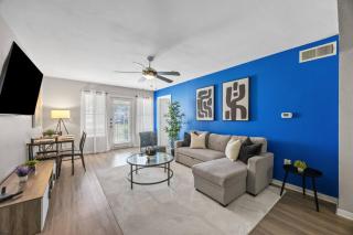 4BR Amazing Resort, Near Airport and Downtown - 4