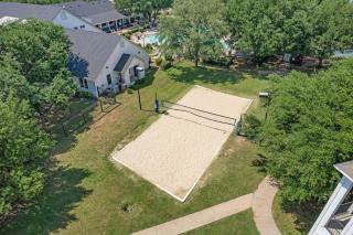 Prime Location, 2 mins to Airport, 5 mins to Dwntn - 4