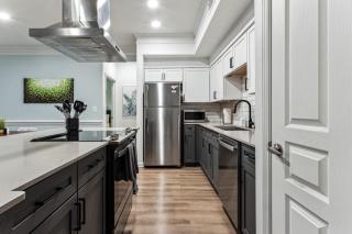 Suite Life in Frisco, Luxury meets Comfort - 2