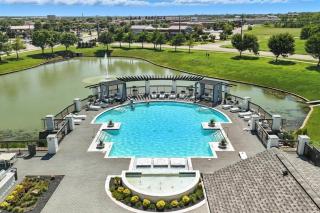 Luxury Frisco Escape, Mins to Legacy and Toyota HQ - 7