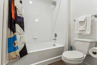 Luxury Frisco Escape, Mins to Legacy and Toyota HQ - 6