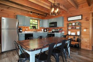 Secluded Cabin Hot Tub Fireplace GameRoom MORE - 4