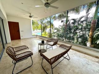 Modern 2BD With Pool And Huge Private Terrace - 1