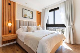 Cozy Luxury Apartment - 9