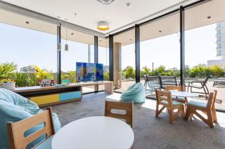 Cozy Luxury Apartment - 8