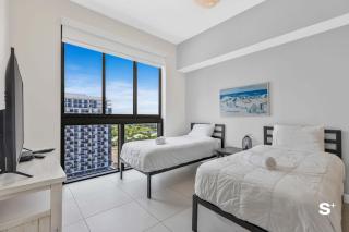 DTW Doral 2BD Condo Skyline Views & Free Parking - 8