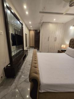 2 Bed Luxury Furnished Apartment In DHA Phase 8-Lahore - 6