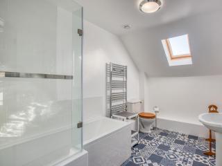 4 Bed in Briston 77924 - 1