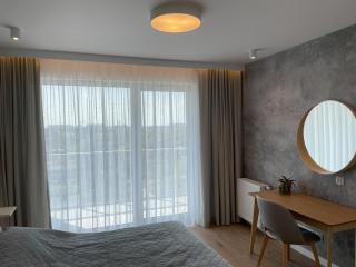 East-West View Apartment - 6