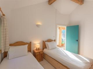 7 Bed in Aberdovey DY034 - 2