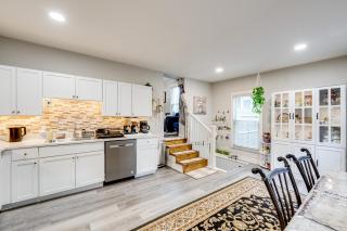 1 Mi to Dtwn Elgin Dutch Colonial with Lovely Patio - 8