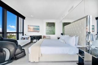 Stunning Oceanfront 2BR W Hotel - 8