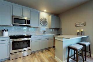South Bay Inn 1 - 8