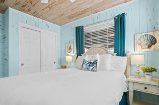 Parrot Beach Cottages Suite #4 - 1