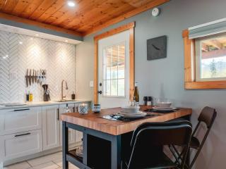 Maple Ranch Tiny House- Private Hot Tub - 6
