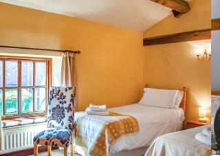 The Barn at Hopley House - 5