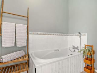 6 Bed in Saltburn-By-The-Sea 87398 - 2