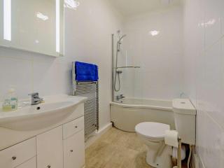 2 Bed in Tenby FB175 - 5