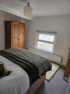 Gloucester Street Nest - 3BR Flat for 6 Guests - 4