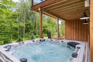 Luxurious Mountain Retreat Hot Tub Pool Table - 3