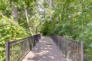 1 Block to Loveland Bike Trail The Frog Man Inn - 8