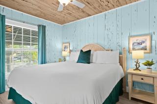Parrot Beach Cottages Suite #3 - 4
